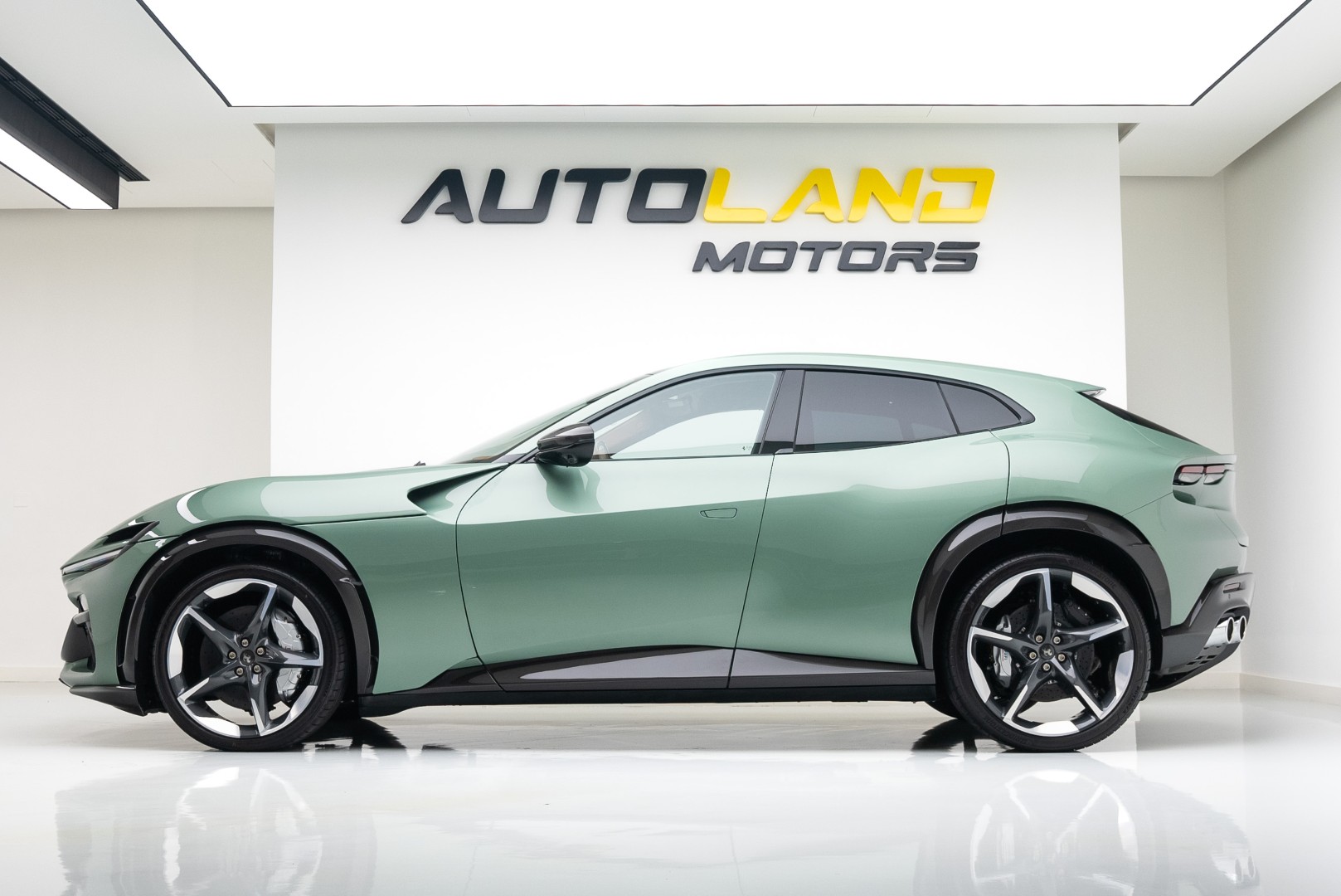 2024 FERRARI PUROSANGUE | FULL CARBON | VERDE DORA FYM | MASSAGE SEATS | HIGH SPECS | MAIN DEALER SE